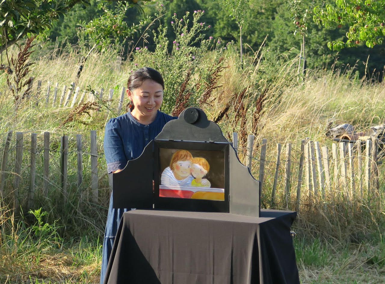 フランス語での紙芝居上演「魔法の箱のなかに‥」